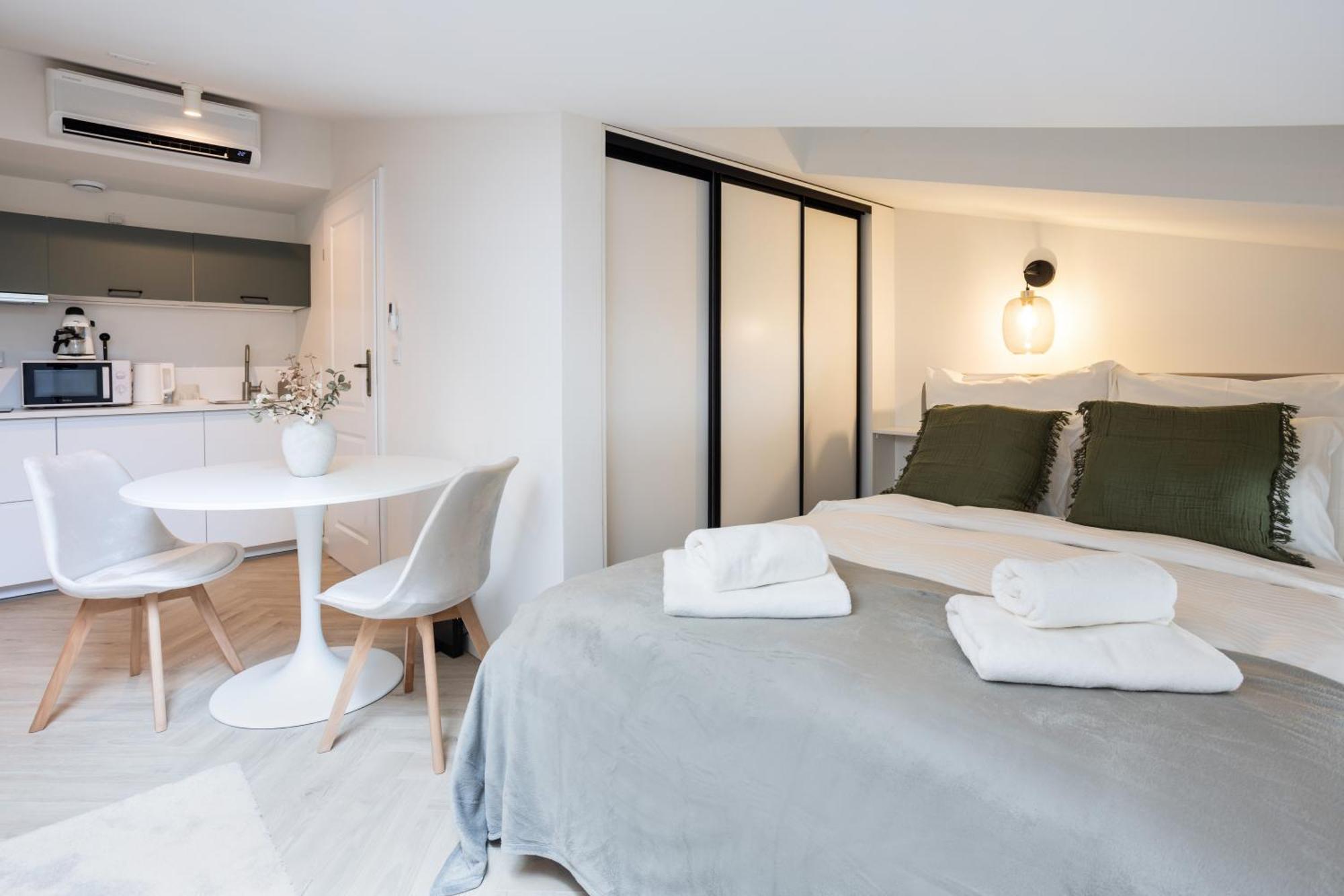 Premium With Air Conditioning For Couples In The Heart Of Krakow, Main Square *