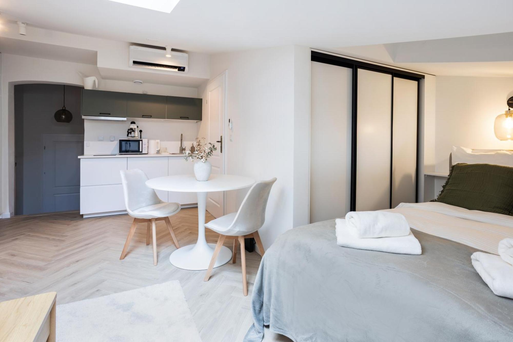 Premium With Air Conditioning For Couples In The Heart Of Krakow, Main Square Apartment Krakau